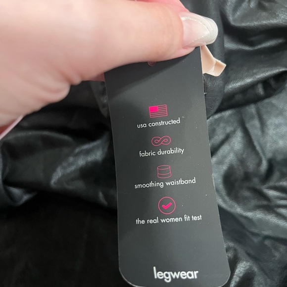 Commando Black Cropped Pants - Picture 7 of 9